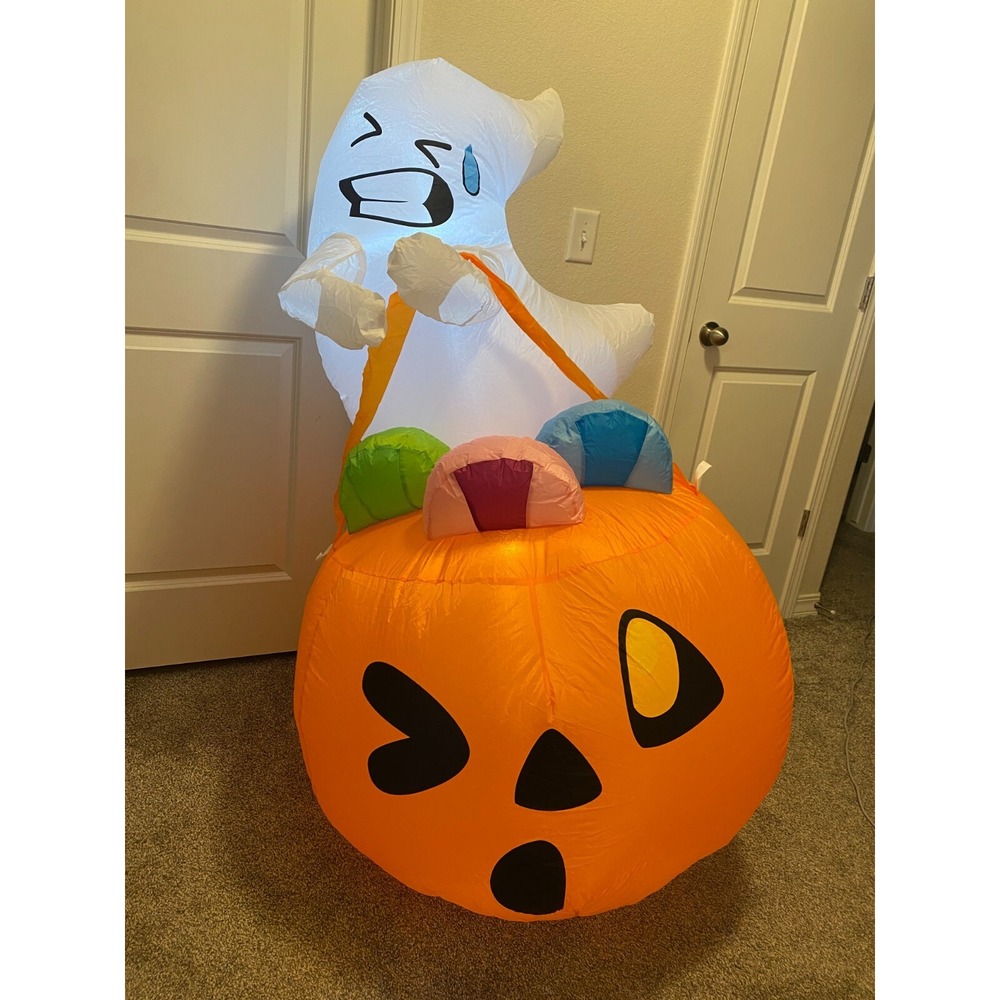 Joiedomi 5 FT Tall Halloween Inflatable Cute Ghost Inflatable Lift Pumpkin Candy